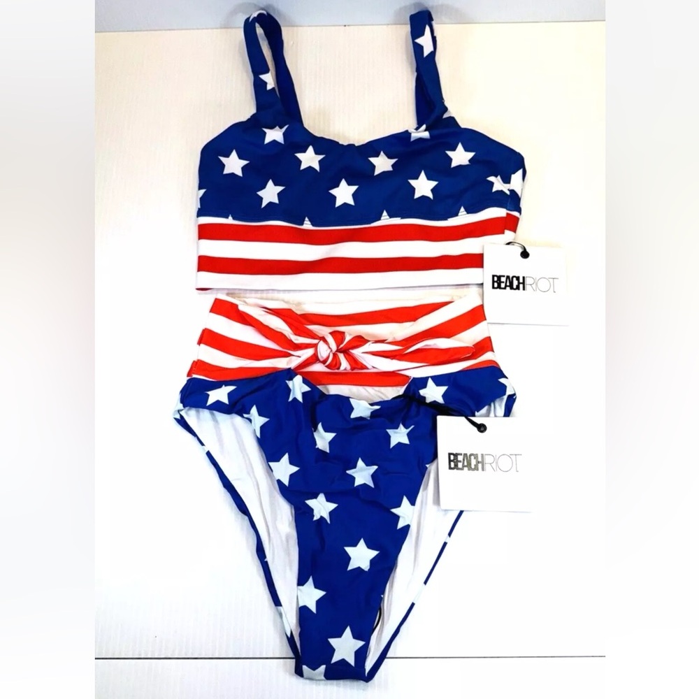 Beach Riot xs women’s Blue and Red Star Swimsuit
Perfect for Memorial Day